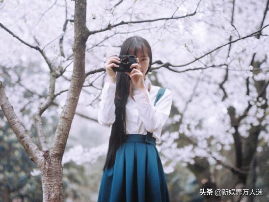 武大校花黄灿灿成名照,武大校花女神黄灿灿很出名吗