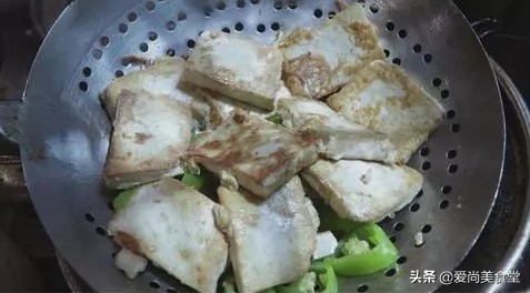 西红柿豆腐鸡蛋的做法简单又好吃,豆腐和鸡蛋比较好吃的做法