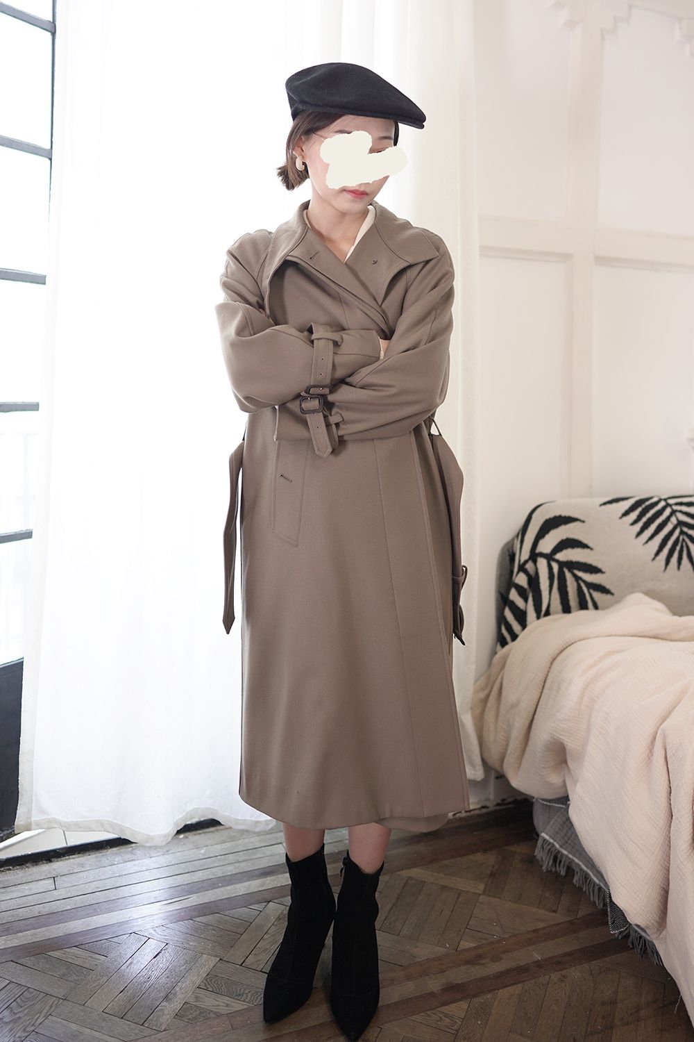 杏色大衣内搭什么颜色毛衣好看,深蓝色大衣内搭什么颜色的毛衣