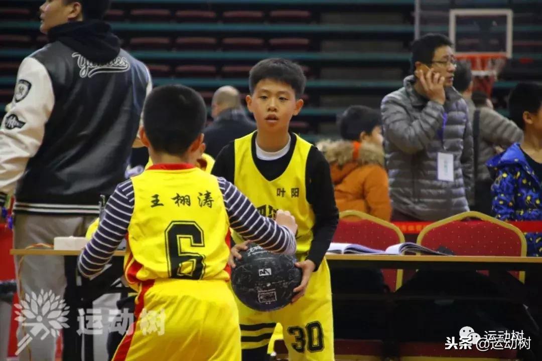 中国篮球名宿走进学校,中国篮球名宿26分