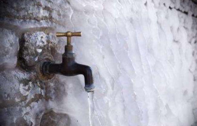 农村家里面的水龙头冻住怎么解冻,冬天农村水龙头冻住了有什么方法