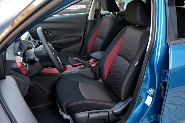 2017款蓝鸟最全解析,悬浮式车顶前卫