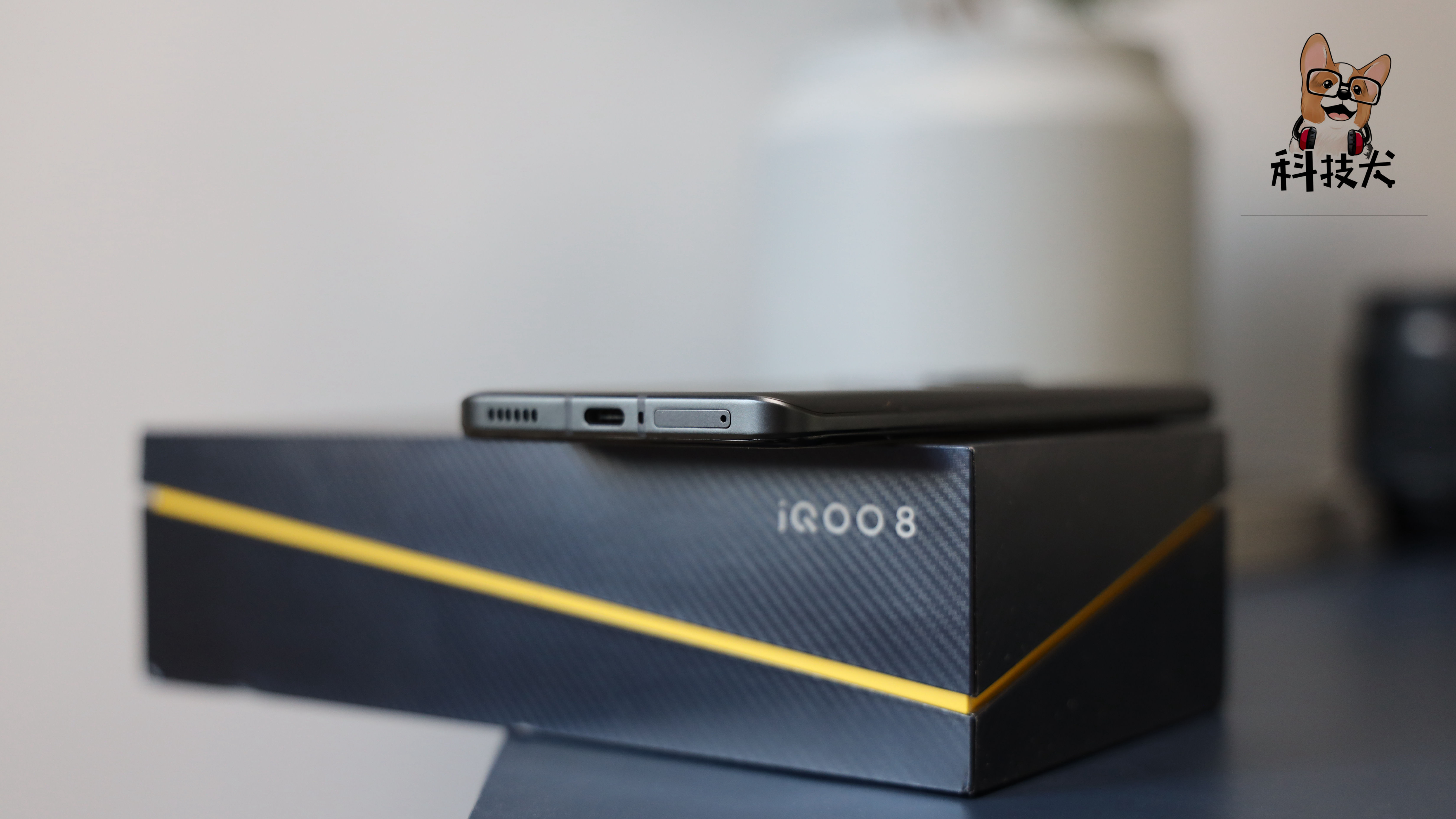 iqooz8拍照和荣耀x20,vivoiqoo和荣耀5g手机哪个好