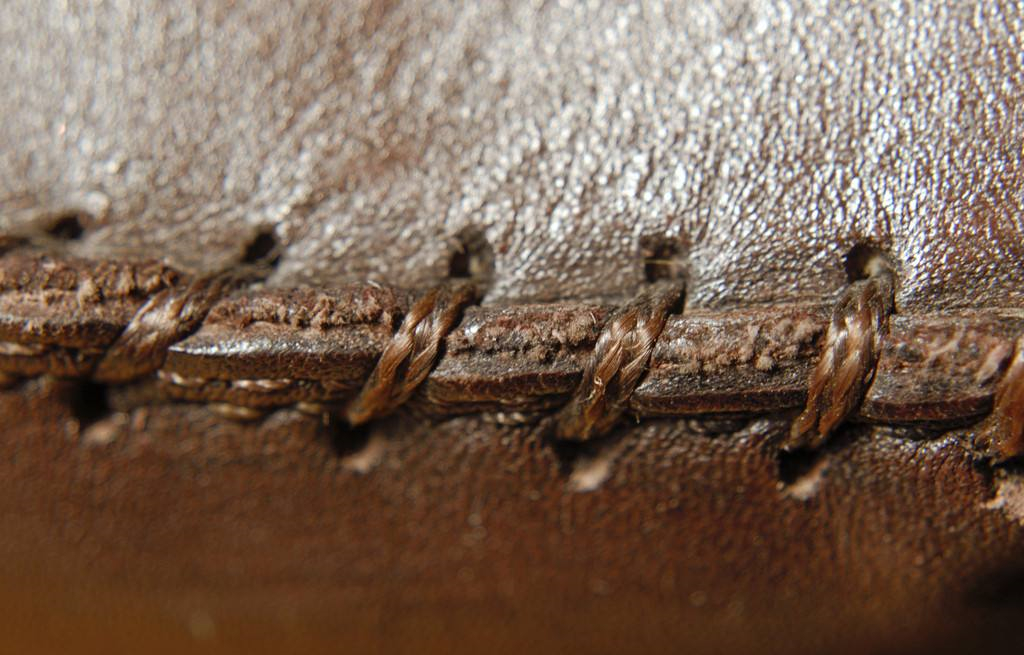 皮沙发怎么选？认准这3点，只要真皮不要仿皮