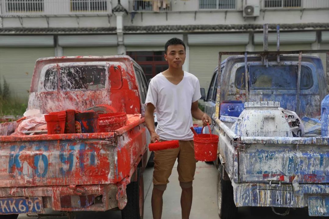 互联网刷墙人:找墙半小时、刷墙半小时,一天赚1000元