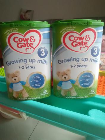 英国牛栏奶粉是不是有问题啊,英国牛栏和爱他美奶粉哪个好