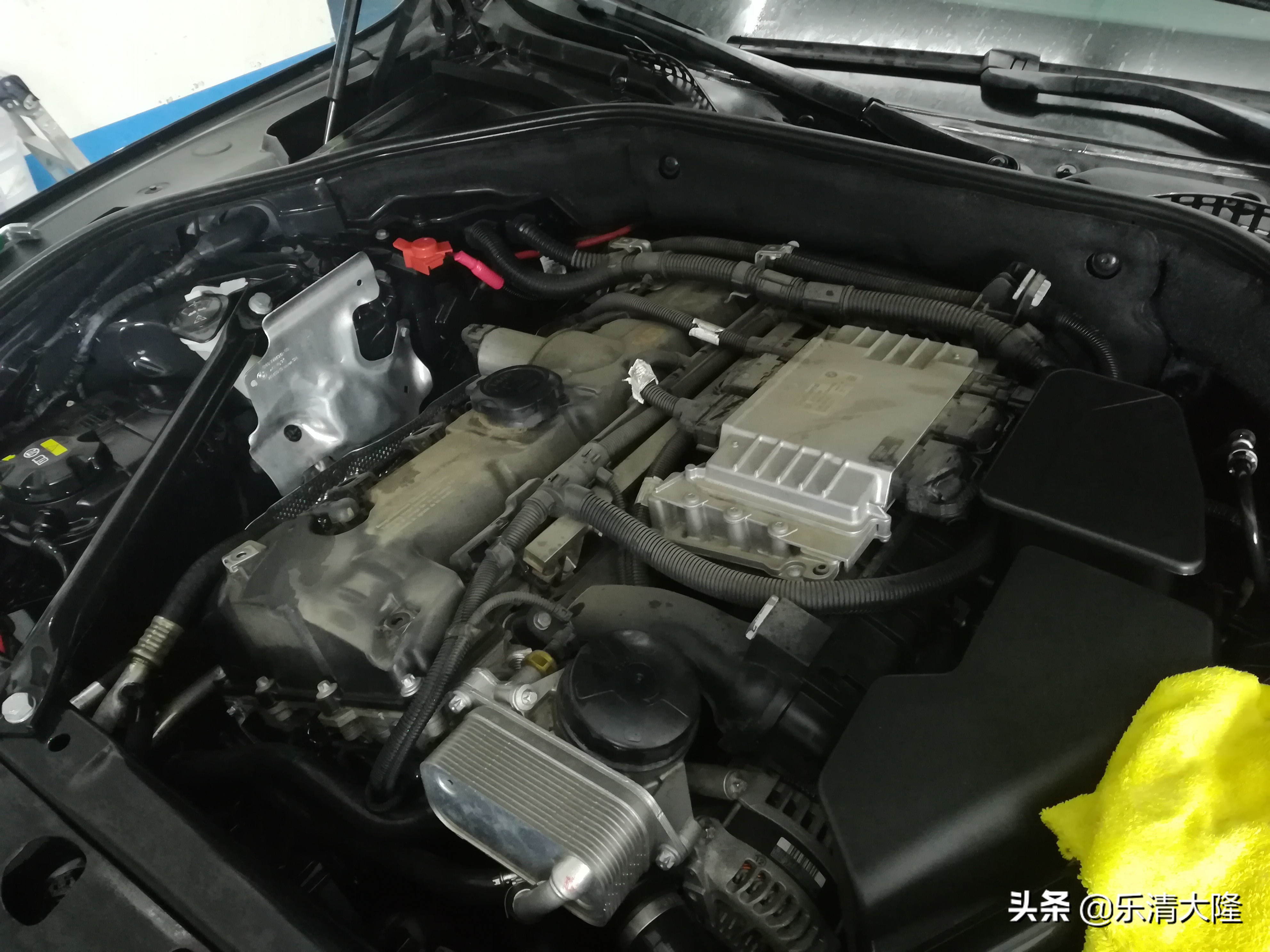 广州宝马7系内饰清洗,宝马7系发动机舱清洗