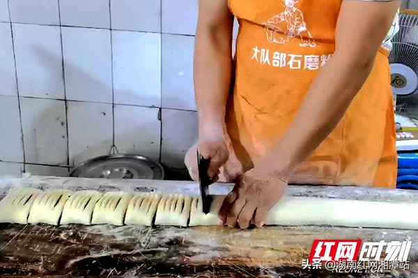 湘潭“味蕾地图”④丨“大队部”佛手卷：源自“鼎昌裕”百年老传承