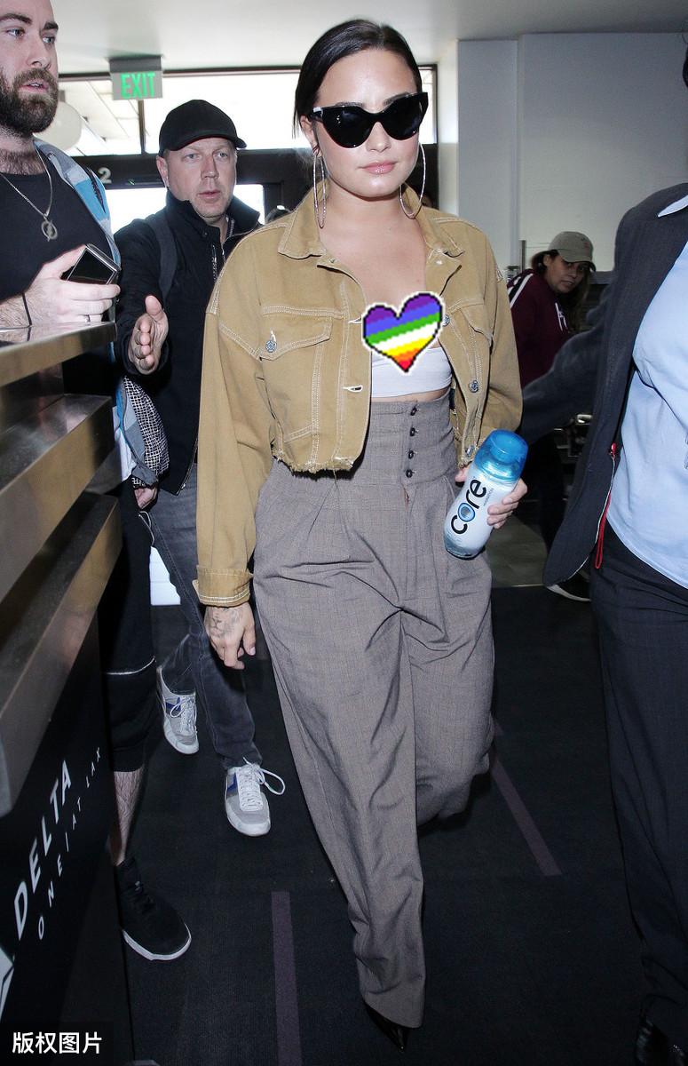 纸袋裤好看吗,纸袋裤是什么裤型