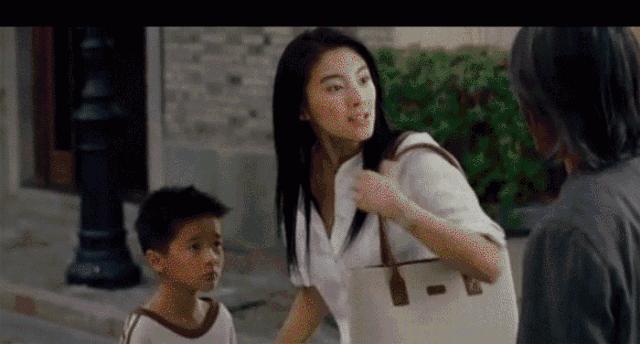 长江七号张雨绮笑周星驰帅片段,长江七号张雨绮与周星驰什么关系