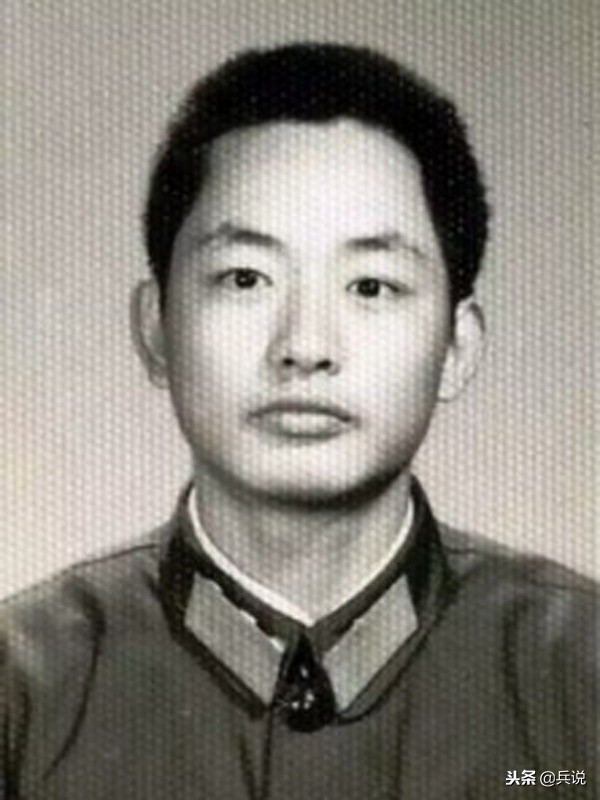 越军特工在黑夜偷袭运输队,越军偷袭我军炮兵雷达