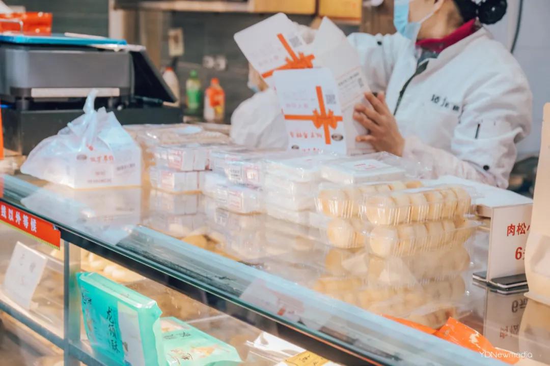 武汉老味道美食甜甜的很好吃,武汉街头小吃的老味道