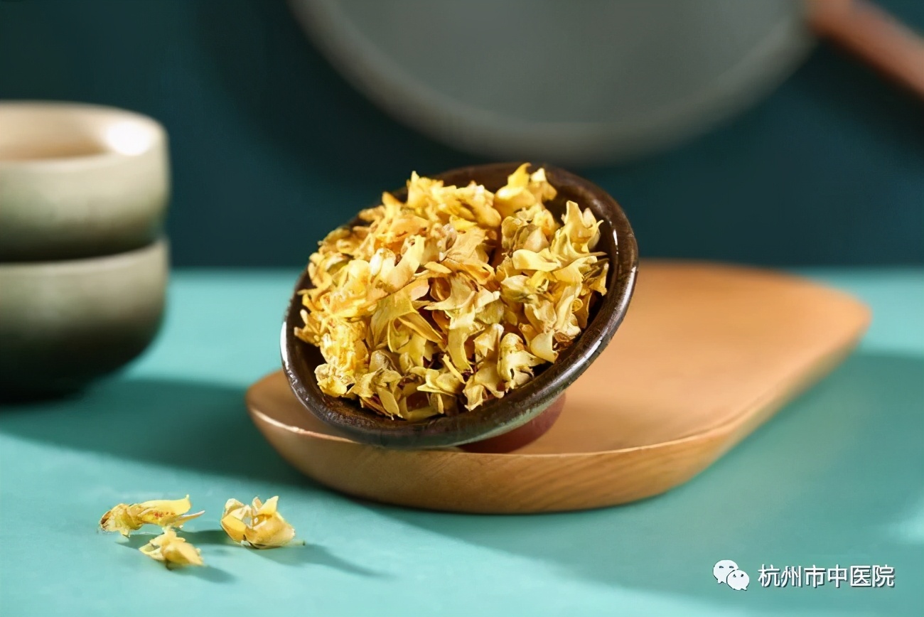 「周末食疗」快点开,了解这颗“千年仙草”—石斛到底该怎么挑?怎么吃?