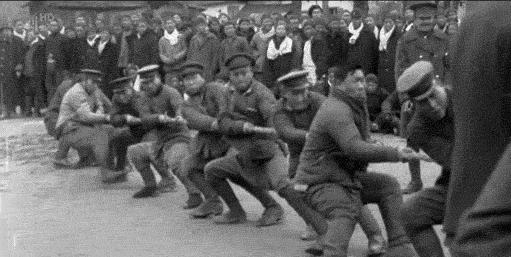 百年前的中国受尽列强欺凌资料,100年前的中国劳工真实影像