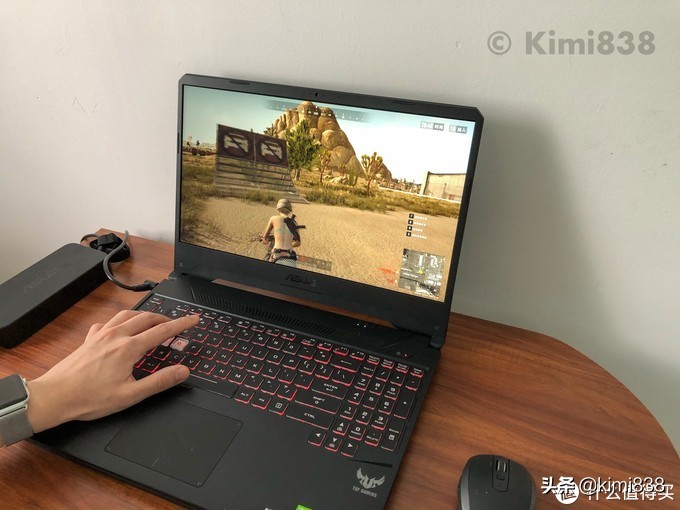 华硕飞行堡垒七可以连蓝牙键盘吗,华硕飞行堡垒7屏幕一闪一闪