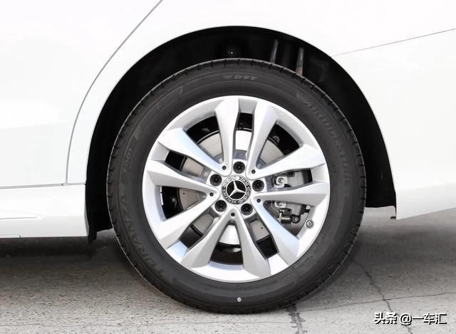 奔驰旅行车c200老款,奥迪a4和奔驰c200哪个性价比高