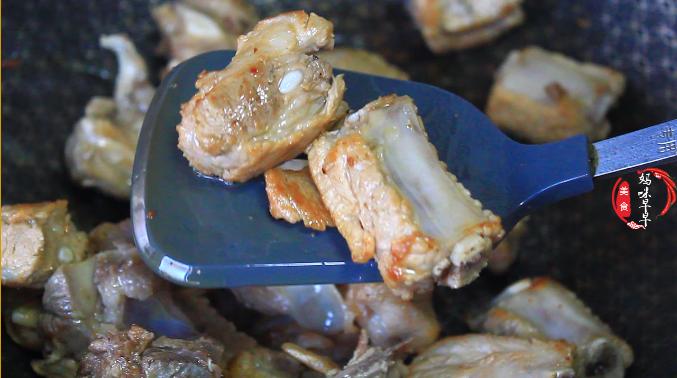 这才是正宗的红烧排骨,这才是正宗蒜香排骨