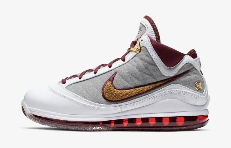 lbj9复刻湖水绿,詹姆斯正代复刻