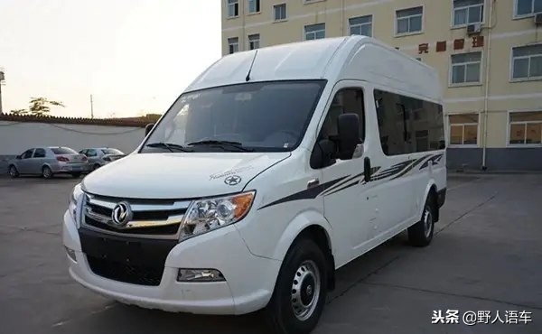 一种车型两种布局同样的平民价御风长轴房车顺侣,给你全新体验