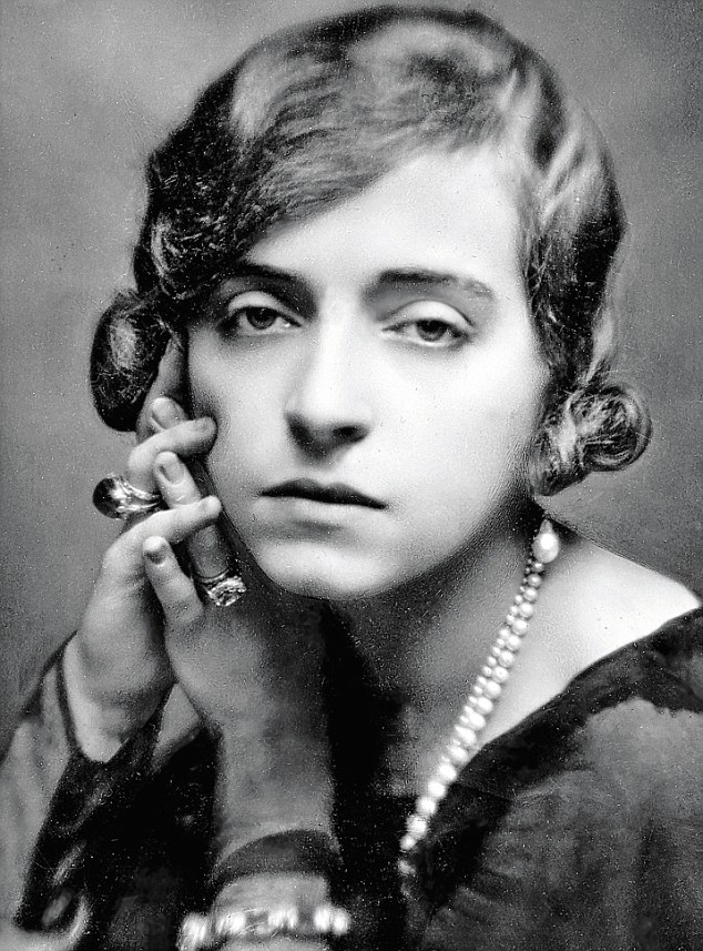 爱德华八世为爱放弃王位电影,爱德华八世是怎么丢了王位的