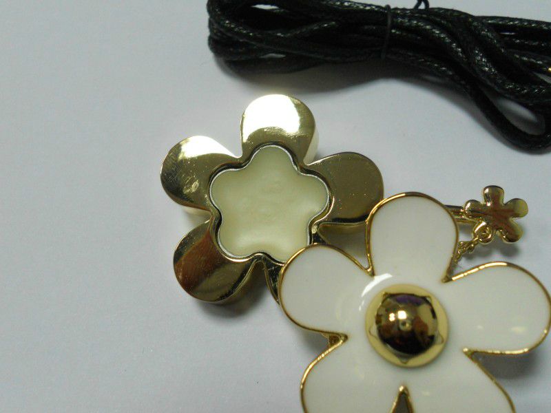 马克雅克布小雏菊留香,马克雅克布雏菊香水有100ml的嘛