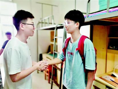 不同大学的宿舍对比,大学宿舍对比