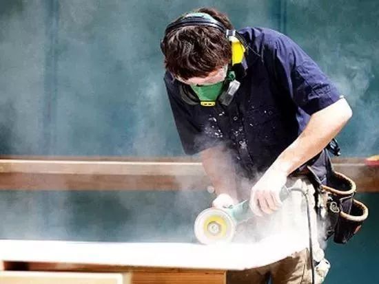 眼睛长出翅膀,眼睛长翅膀