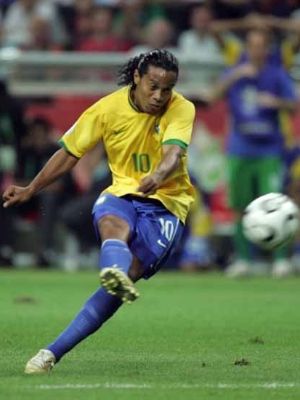 足坛十大任意球大师第一名,五大联赛任意球帽子戏法