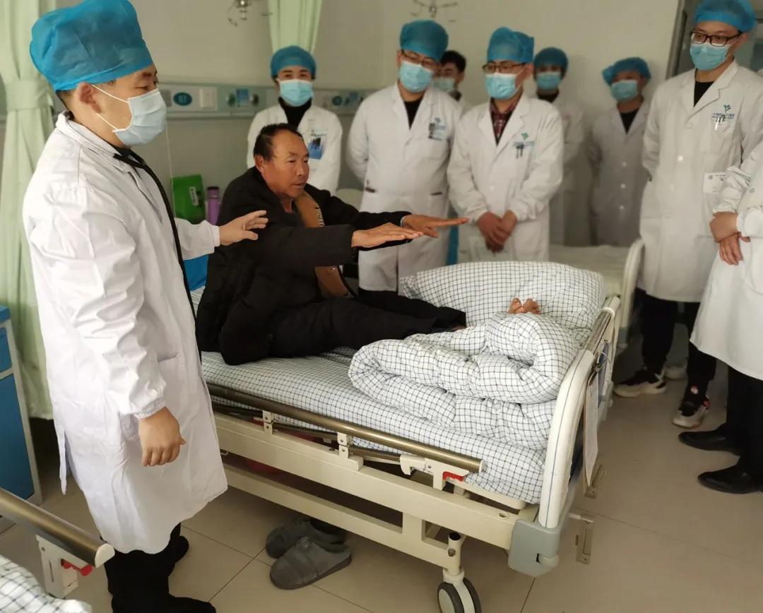 带教查房给年轻医师带来新感悟:纸上得来终觉浅,绝知此事要躬行