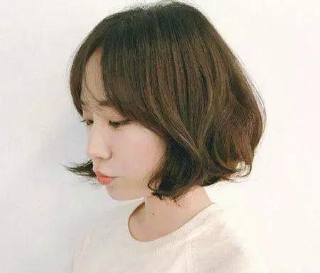 发量少不挑脸型的发型短发,齐耳短发发型学生显脸小