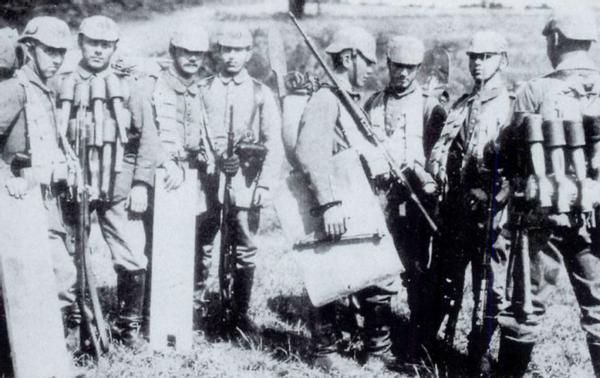 出身军旅世家,受*毛老**奇亲传,德意志帝国军事奇才施里芬伯爵