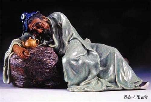 喝酒的境界是懂得适可而止,喝酒的最高境界是不认识了自己