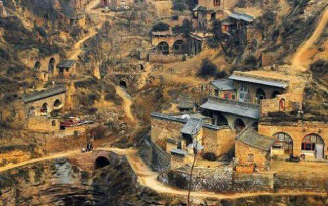 资深风水师一年收入数百万,现代女风水师