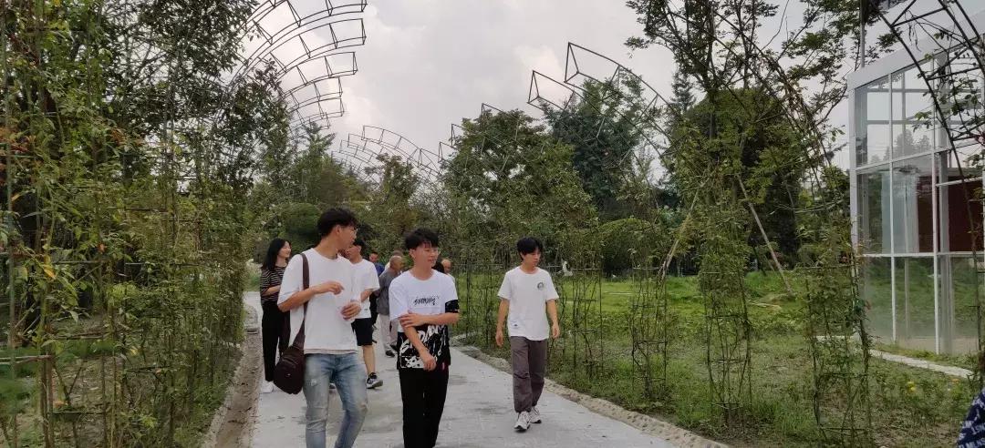 “古蜀寿安杯首届高校植物编艺创意设计邀请赛”结队仪式