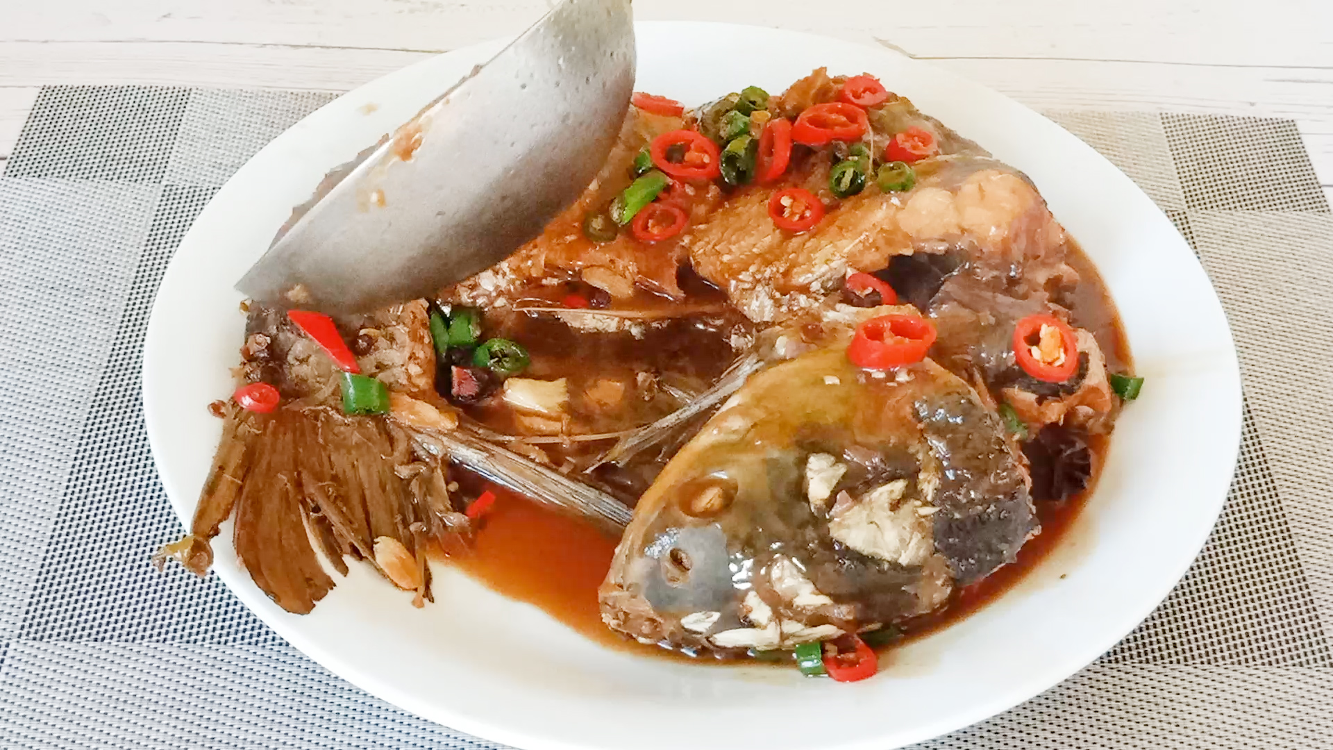 无论炖什么鱼一定要记住这几点,哪种鱼炖起来比较嫩又好吃