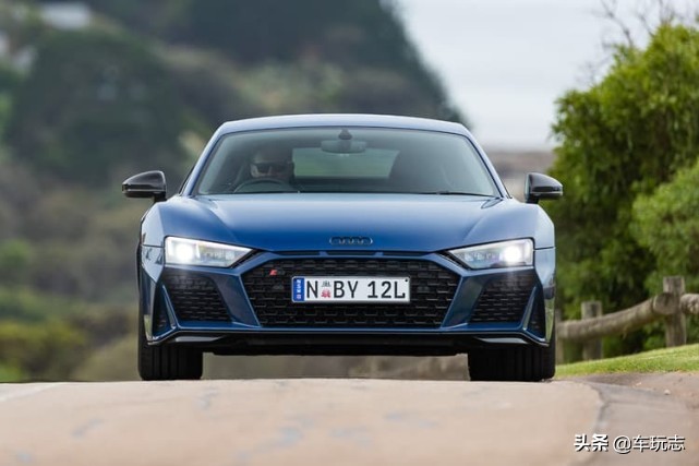 奥迪R8V10Coupeperformance版,新款奥迪r8v10performance版本