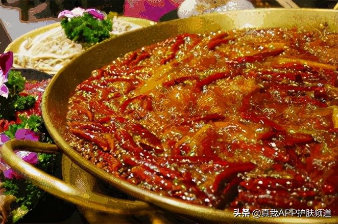 下巴和脖子交界处长痘痘怎么回事,下巴与脖子之间长痘痘用什么药