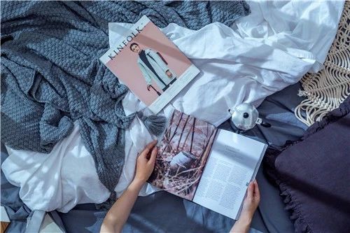 血渍在床单上怎么去除,大姨妈流在床单上的血渍怎么去除