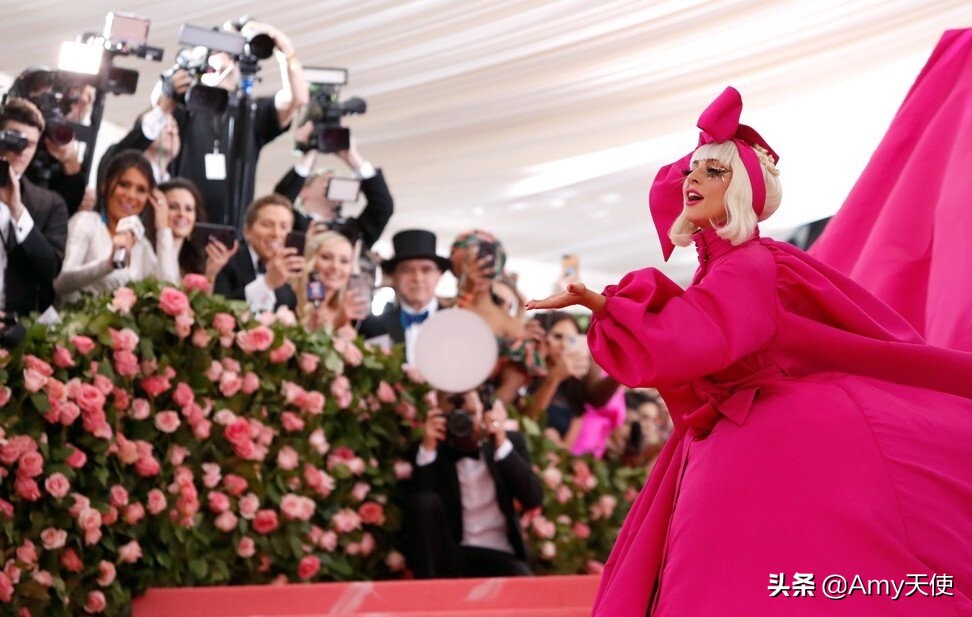 大都会艺术节4个标志性的时刻,来自蕾哈娜、戴安娜王妃等