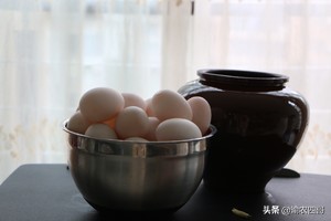 重庆盐蛋的腌制方法,四川泡盐蛋制作简单方法