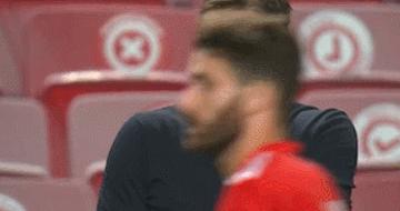 22岁荷兰天才9号：拜仁眼中的莱万接班人，去巴黎会是梅西好搭档