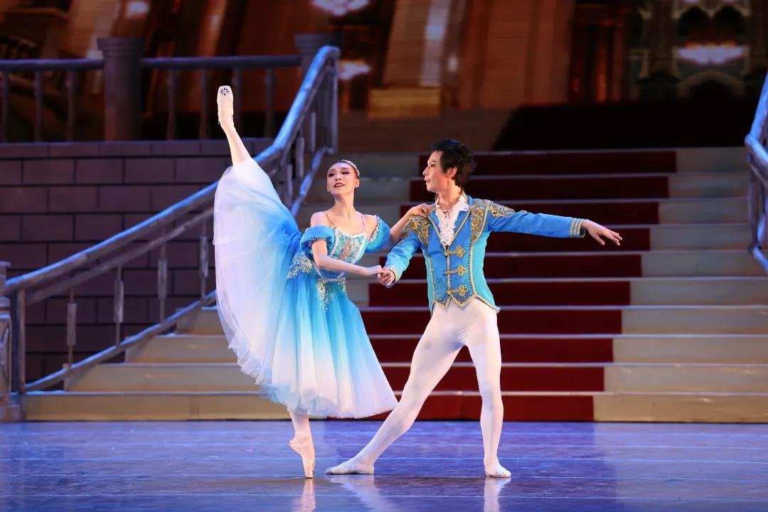 灰姑娘芭蕾舞剧赏析,灰姑娘芭蕾英国皇家舞剧
