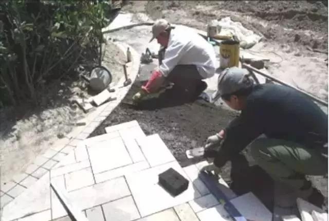 最简单的庭院地面铺装方法,庭院铺装最省钱的方法