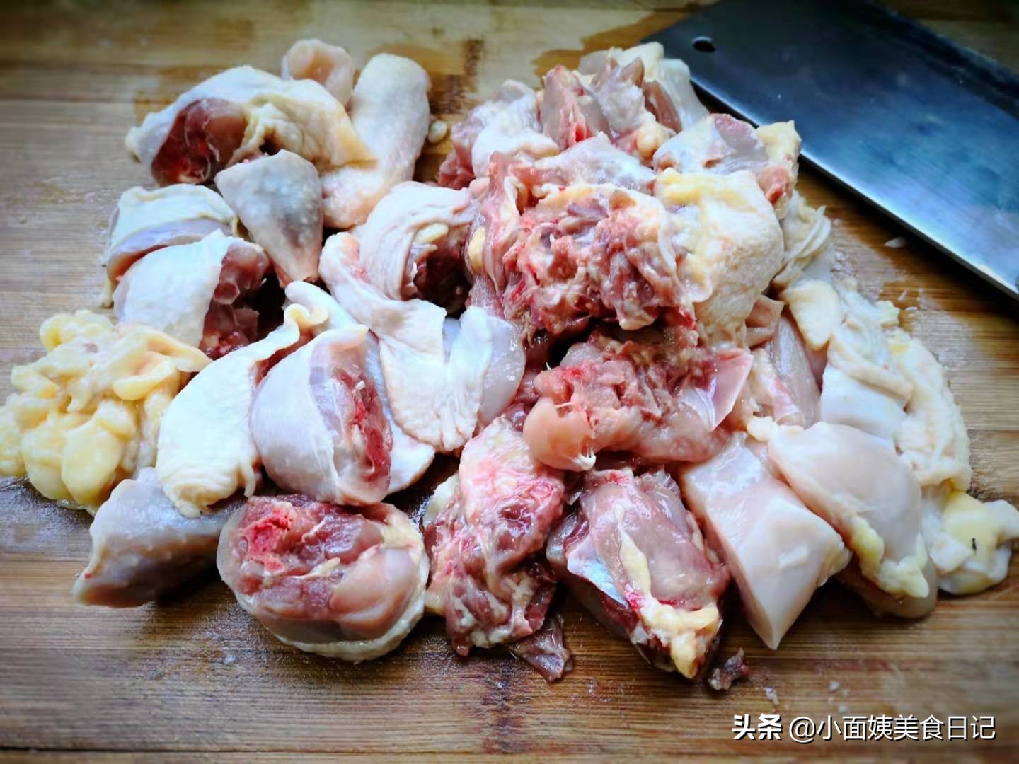 过年了,教你做一道土豆烧鸡的做法,味道不输大盘鸡,做法超简单