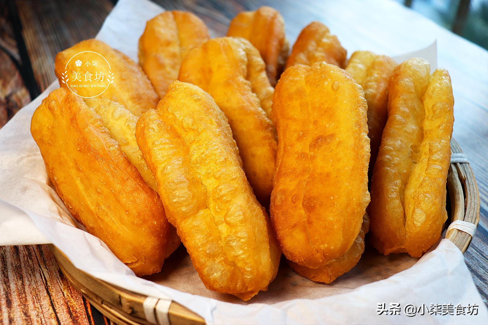 油条当天怎么炸出来又软又蓬松,油条不用泡打粉怎么做酥脆松软