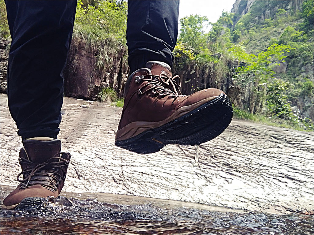 遨游仕l1登山鞋,bounce遨游仕t1b登山鞋户外测评