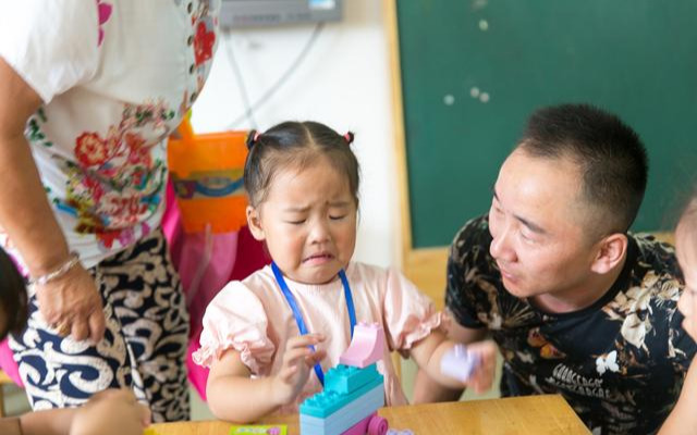 孩子上幼儿园都有哪些不适应,小孩上幼儿园不适应是什么症状