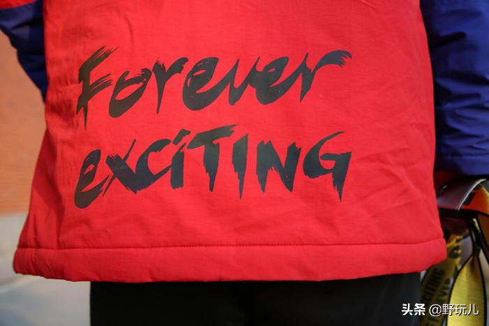 运动服饰新潮流,谁说运动上衣穿不出高定感