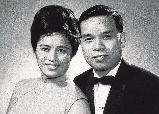 穷小子身价上亿完整视频,广东穷小子卖珠宝钻石起家