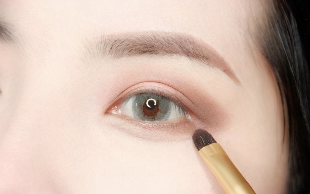 不用眼影盘就可以画的妆,不用眼影盘怎么画好看的眼妆